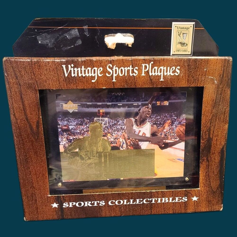 Michael Jordan Upper Deck Vintage Sports Plaque Gold Hologram Card Chicago Bulls